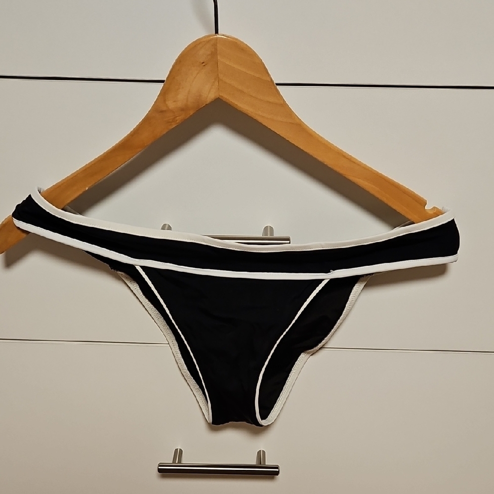 Victoria's Secret Black and White Bikini Bottom - Picture 3 of 3